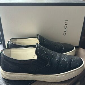 Mens Authentic Gucci Gg Embossed Leather Slip On … - image 1